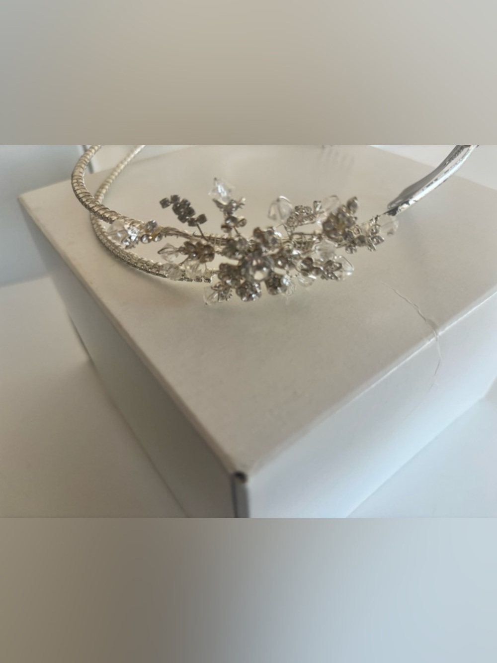 Beautiful Silver Crystal Wedding Headpiece Bridal Headband - Picture 2 of 11